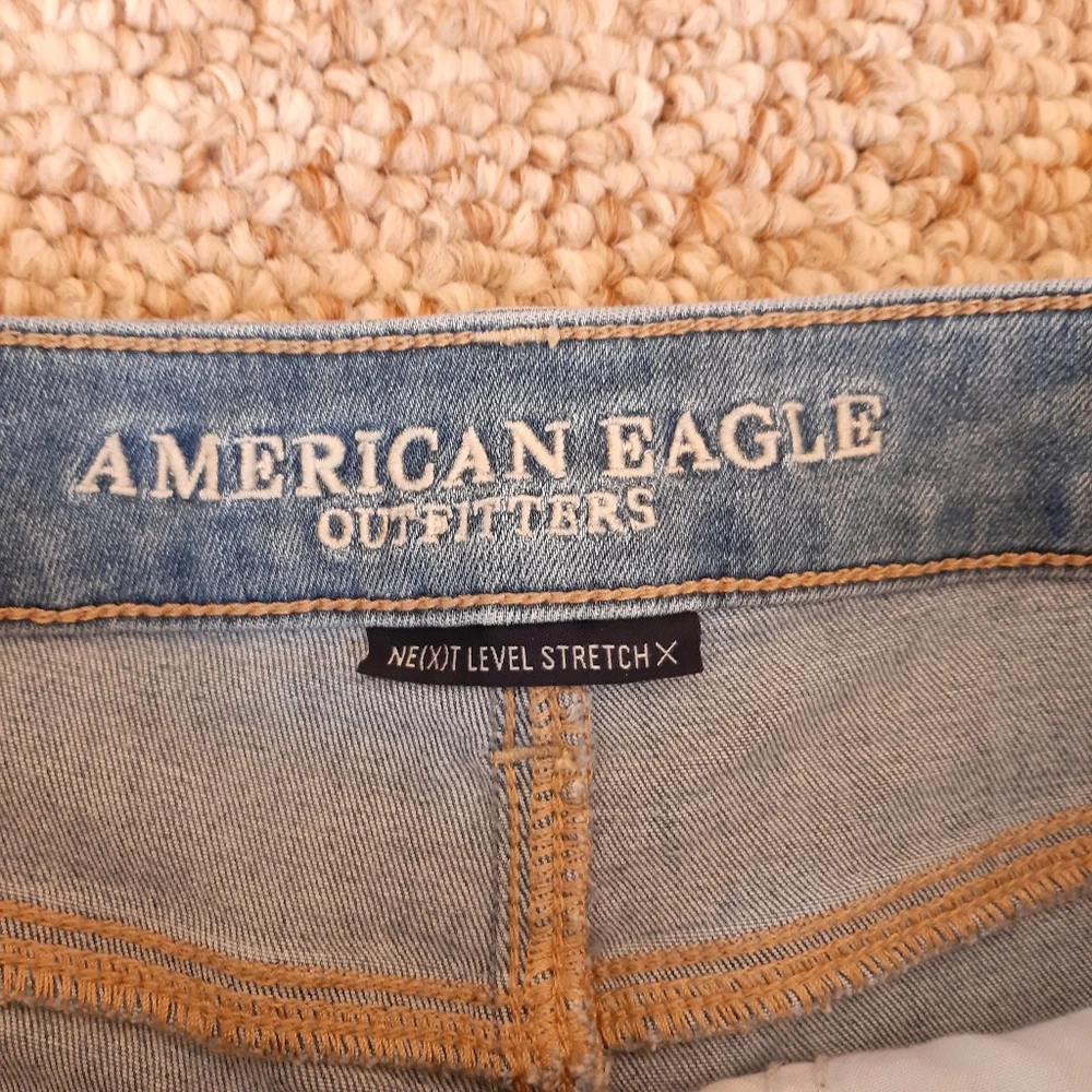 American Eagle Distressed Shortie Shorts size 4 - Picture 14 of 16